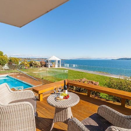 Spectacular Lakefront Home Taupo Zewnętrze zdjęcie