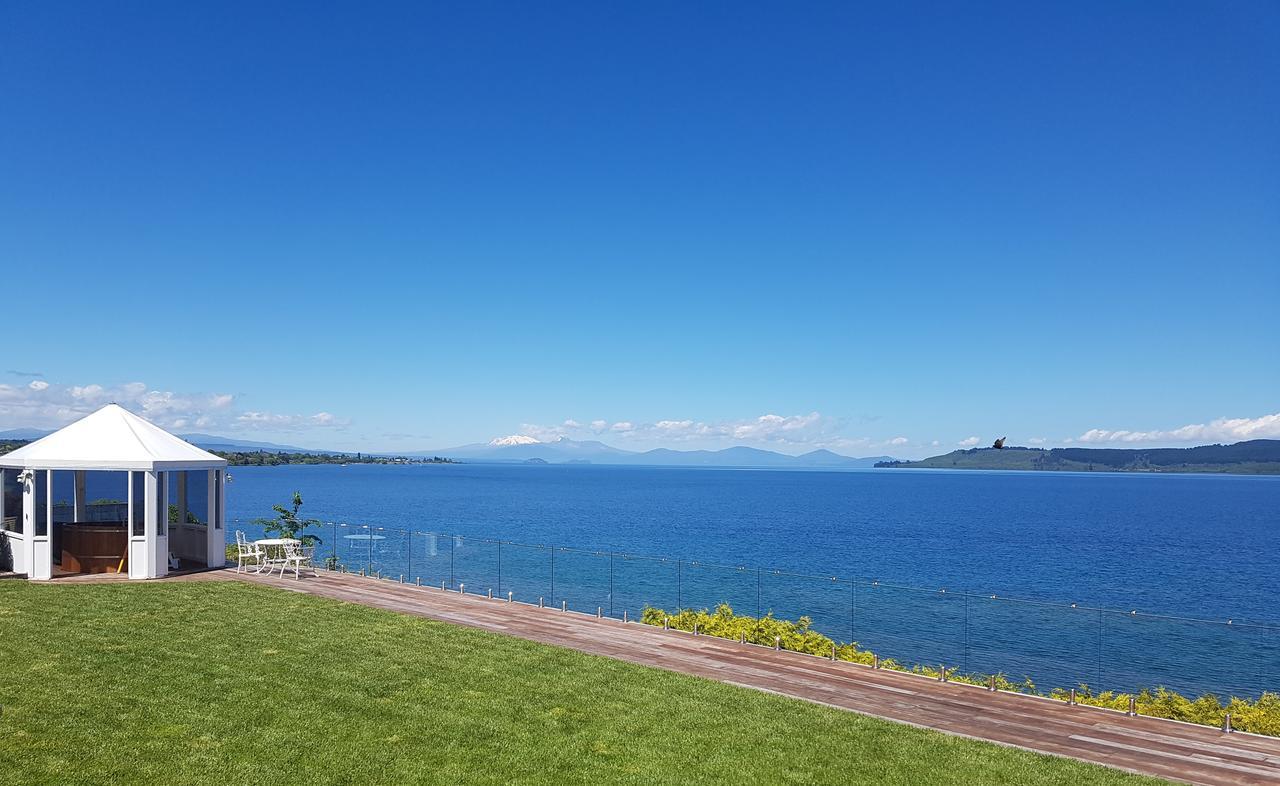 Spectacular Lakefront Home Taupo Zewnętrze zdjęcie