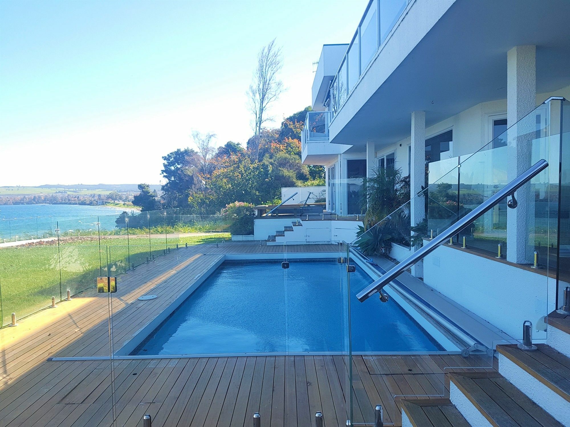 Spectacular Lakefront Home Taupo Zewnętrze zdjęcie