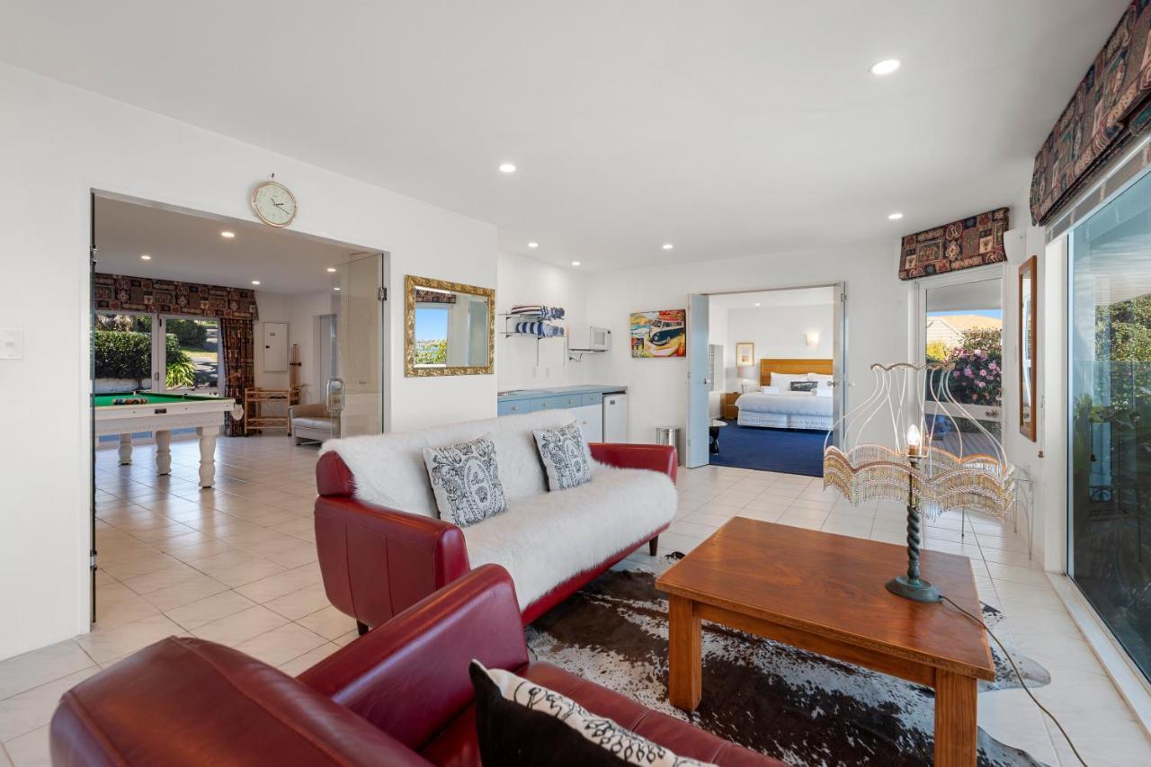 Spectacular Lakefront Home Taupo Zewnętrze zdjęcie